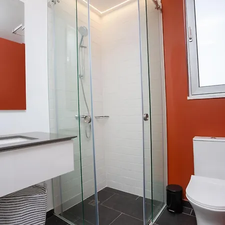 Bridge House 202-2br Modern *
