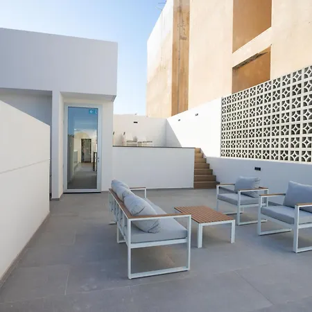 Bridge House 202-2br Modern