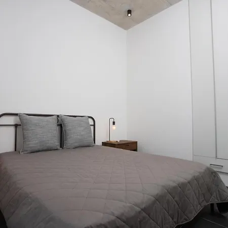 Bridge House 202-2br Modern Апартаменты