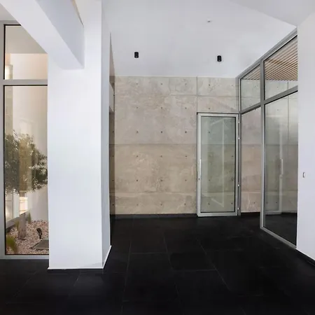 Bridge House 202-2br Modern Апартаменты