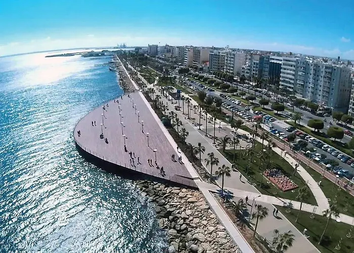 Bridge House 202-2br Modern