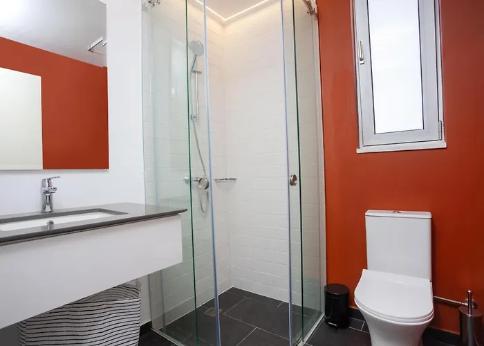 Bridge House 202-2br Modern *